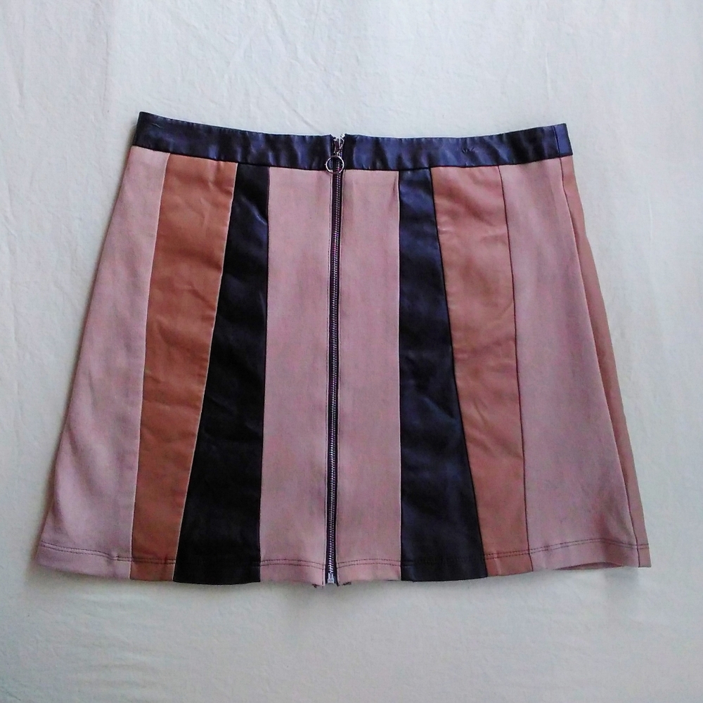 ⭐ Bundle 5 for 25 with anything marked with a star. Brown Skirt